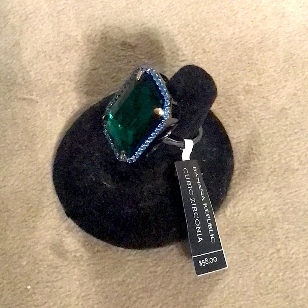 Banana Republic Cocktail Ring - Picture 4 of 10